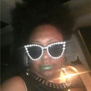 Meet your Posher, Tonia